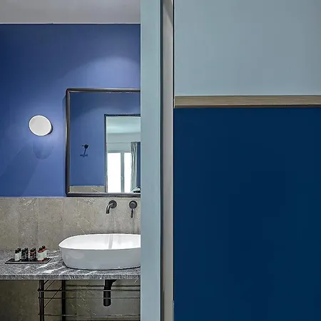 Acro Urban Aparthotel