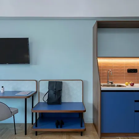 Acro Urban Aparthotel